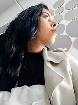 Emily Wane online show from 04-17-26, 08:22