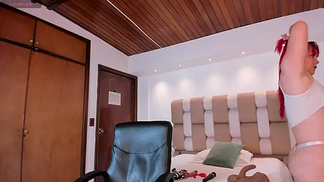 victoria mooree online show from 11-03-25, 11:47