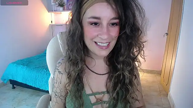 Paula Paz online show from 09-11-25, 01:55