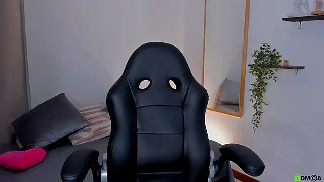 april  stone online show from 02-04-26, 11:33