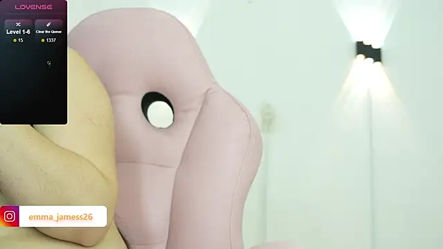 Emma jamess online show from 03-29-26, 04:25