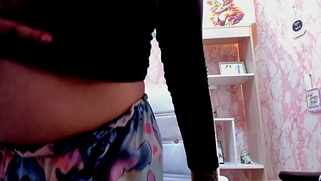 Miniie N online show from 10-21-25, 11:53