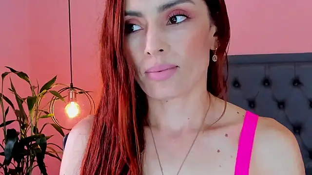 Snapshot of _aline_hall chatting on 02-12-25, 02:32 aline hall online show from 02-12-25, 02:32