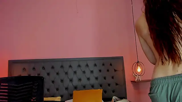 Snapshot of _aline_hall chatting on 02-06-25, 10:58 aline hall online show from 02-06-25, 10:58