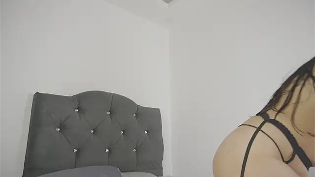 olivia22love online show from 04-19-26, 04:46