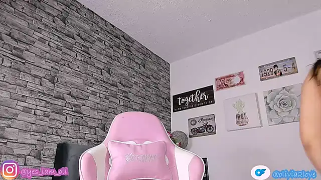 olivia22love online show from 10-11-25, 04:08