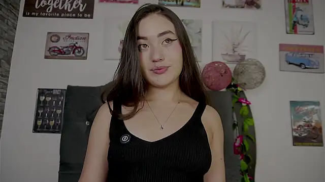 Snapshot of olivia22love chatting on 02-25-26, 05:40 olivia22love online show from 02-25-26, 05:40