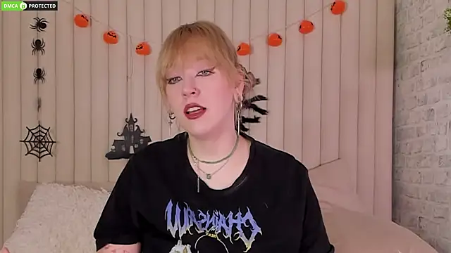 Snapshot of RachelCart chatting on 10-14-25, 03:07 RachelCart online show from 10-14-25, 03:07