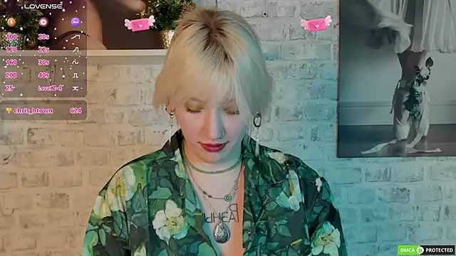 Snapshot of RachelCart chatting on 02-17-25, 09:56 RachelCart online show from 02-17-25, 09:56