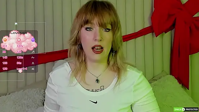 Snapshot of RachelCart chatting on 06-20-26, 03:11 RachelCart online show from 06-20-26, 03:11