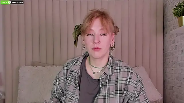 Snapshot of RachelCart chatting on 10-01-25, 03:11 RachelCart online show from 10-01-25, 03:11