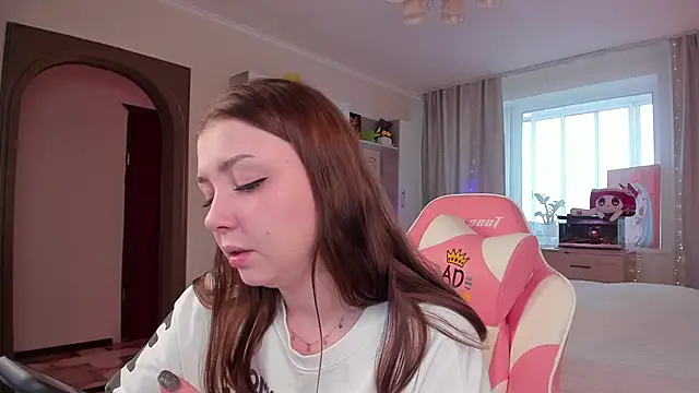 Snapshot of elisejays chatting on 01-25-25, 10:29 elisejays online show from 01-25-25, 10:29