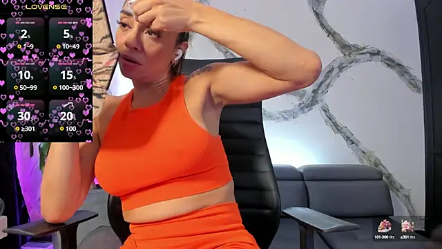 AnaRuiz online show from 09-11-25, 03:01