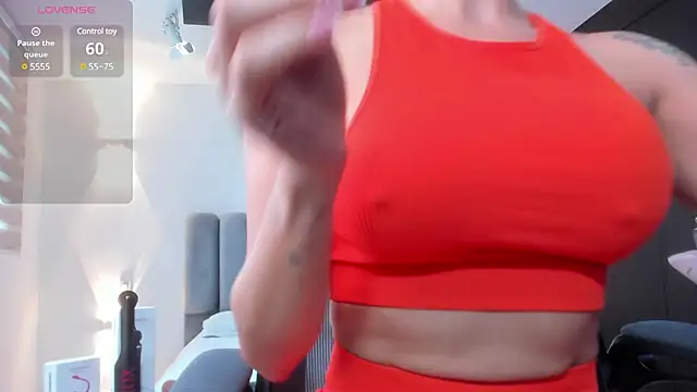 AnaRuiz online show from 03-18-25, 01:01