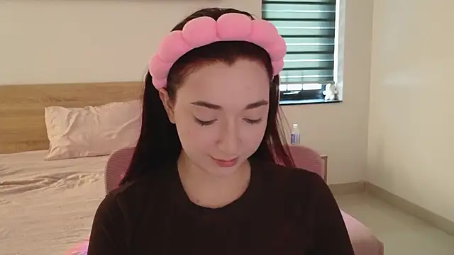 YasmineWest online show from 06-05-26, 02:05