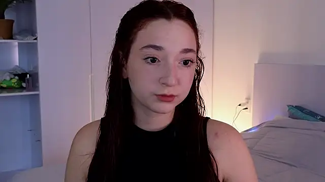 Snapshot of YasmineWest chatting on 06-27-26, 01:11 YasmineWest online show from 06-27-26, 01:11
