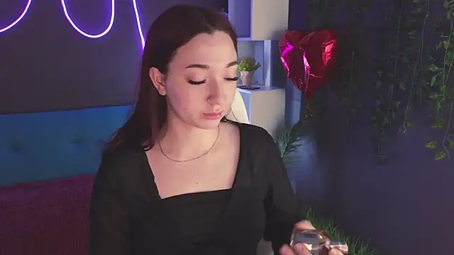 Snapshot of YasmineWest chatting on 03-12-25, 01:03 YasmineWest online show from 03-12-25, 01:03