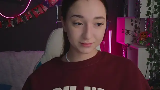 YasmineWest online show from 10-30-25, 01:48