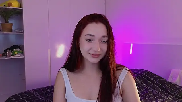 Snapshot of YasmineWest chatting on 07-16-26, 02:30 YasmineWest online show from 07-16-26, 02:30