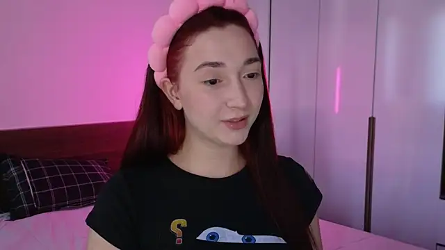 Snapshot of YasmineWest chatting on 07-18-26, 08:45 YasmineWest online show from 07-18-26, 08:45
