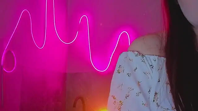 YasmineWest online show from 11-19-25, 05:46