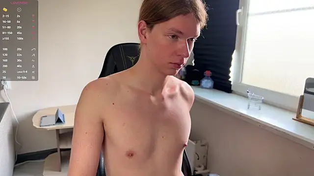 Snapshot of carthylovvve chatting on 06-15-26, 10:48 carthylovvve online show from 06-15-26, 10:48