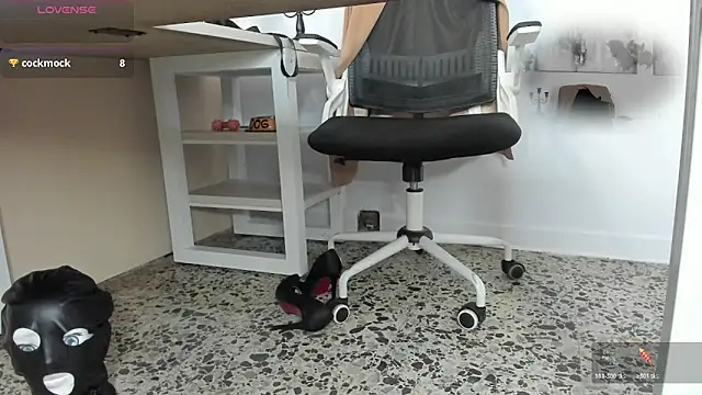 Snapshot of shaaroon_gold chatting on 02-22-26, 12:51 shaaroon gold online show from 02-22-26, 12:51