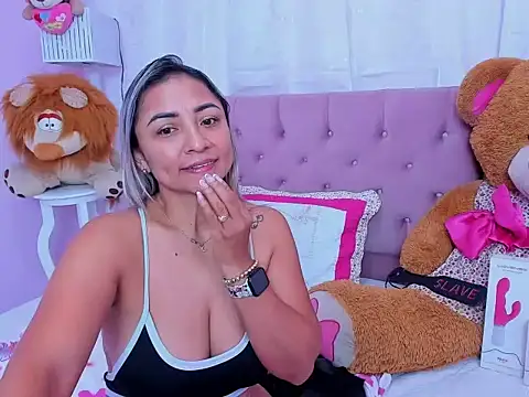 milf bigass  online show from 06-04-26, 12:43