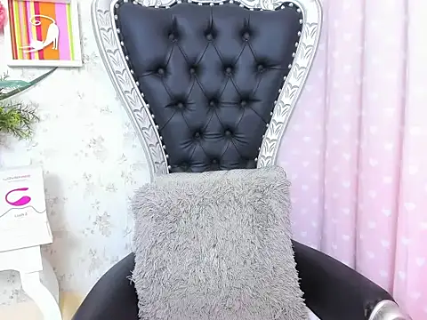 milf bigass  online show from 10-21-25, 12:04