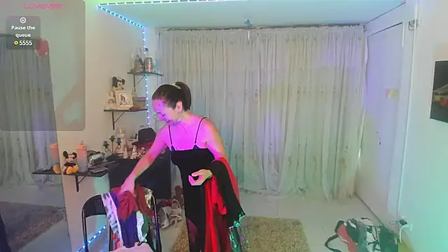 lollita 23  online show from 02-14-25, 07:44