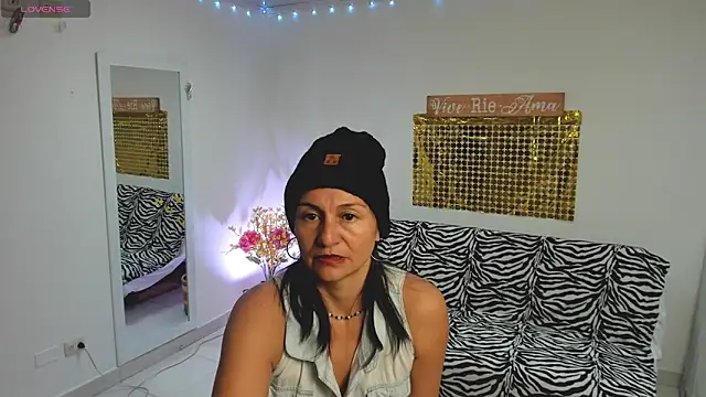 lollita 23  online show from 03-06-25, 03:24