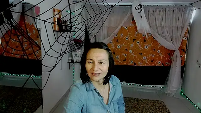 lollita 23  online show from 10-28-25, 05:56