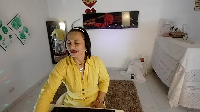 lollita 23  online show from 05-05-26, 07:06