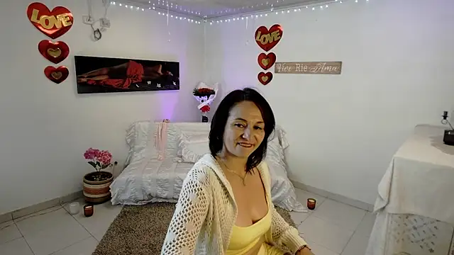 lollita 23  online show from 04-11-26, 07:17