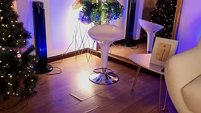 Victoria-Harper online show from 12-14-25, 10:10