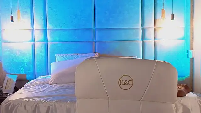 Victoria-Harper online show from 10-23-25, 11:42