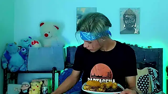 Liamscott  online show from 03-12-26, 08:24