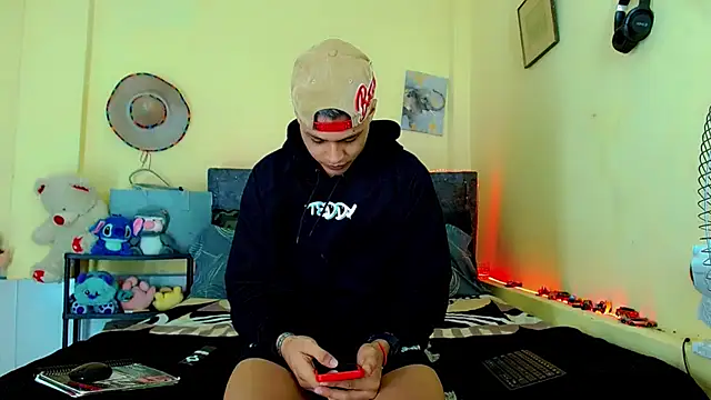 Liamscott  online show from 04-09-26, 07:53