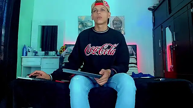 Liamscott  online show from 09-12-25, 09:03