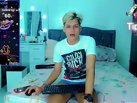 Liamscott  online show from 03-23-25, 06:26