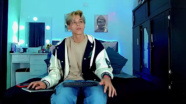 Liamscott  online show from 09-20-25, 07:52