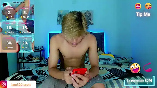 Liamscott  online show from 11-30-25, 06:09