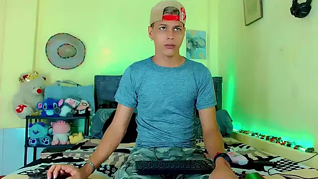 Liamscott  online show from 03-31-26, 05:04