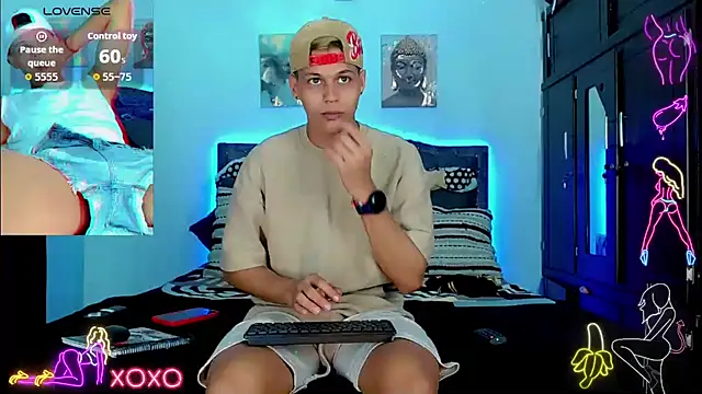 Liamscott  online show from 10-10-25, 01:50