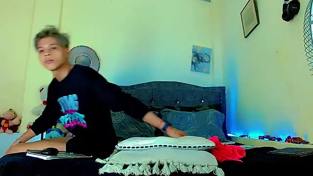 Liamscott  online show from 04-07-26, 07:26