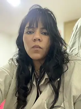 Snapshot of JulianaCastillo chatting on 09-10-25, 01:59 JulianaCastillo online show from 09-10-25, 01:59