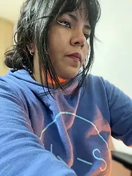 Snapshot of JulianaCastillo chatting on 09-23-25, 05:14 JulianaCastillo online show from 09-23-25, 05:14