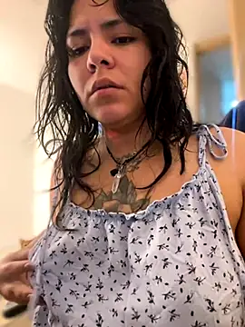 Snapshot of JulianaCastillo chatting on 09-26-25, 02:29 JulianaCastillo online show from 09-26-25, 02:29