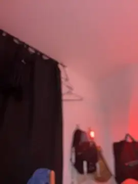 Snapshot of JulianaCastillo chatting on 12-05-25, 10:47 JulianaCastillo online show from 12-05-25, 10:47