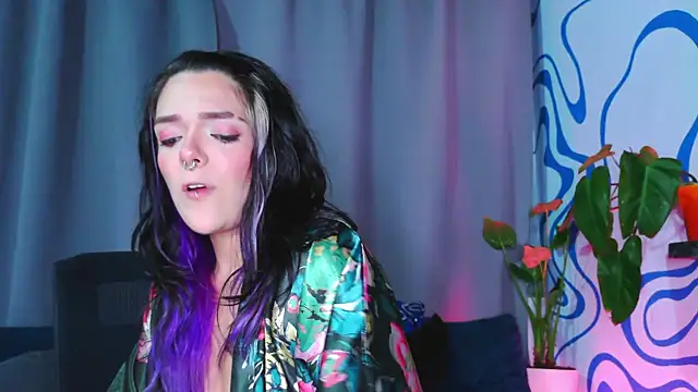 purple em69 online show from 11-05-25, 04:37